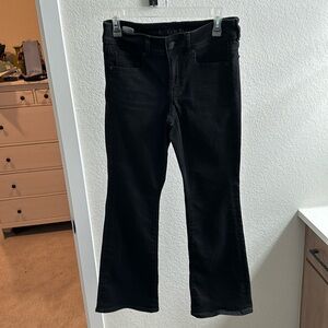 American eagle low rise bootcut jeans *size 6 short*